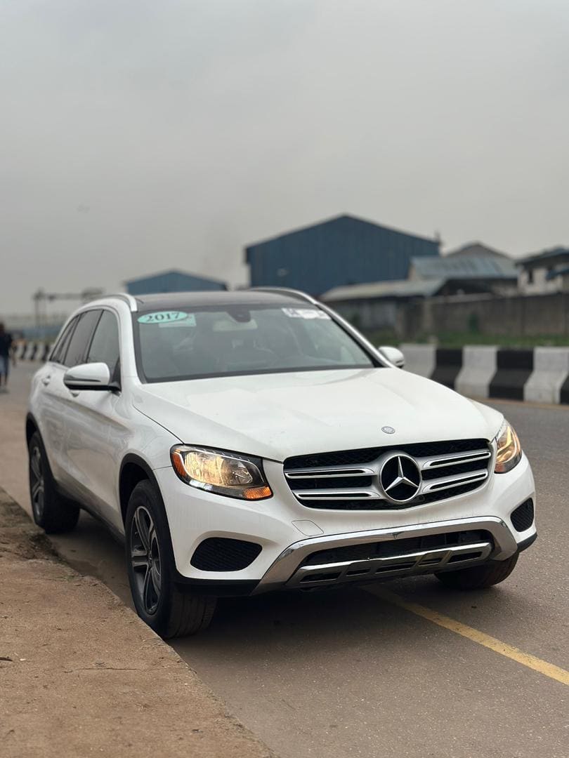 2017 Mercedes Benz GLC300