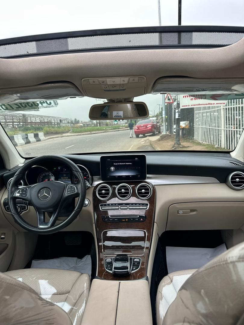 2017 Mercedes Benz GLC300