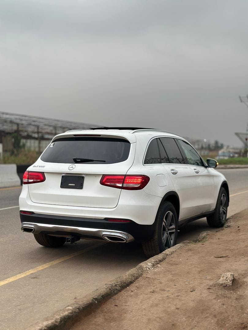 
								2017 Mercedes Benz GLC300 full									