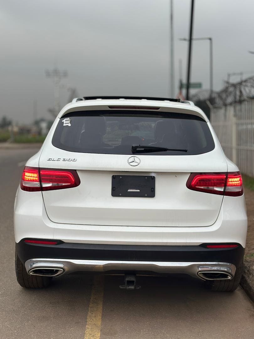 2017 Mercedes Benz GLC300