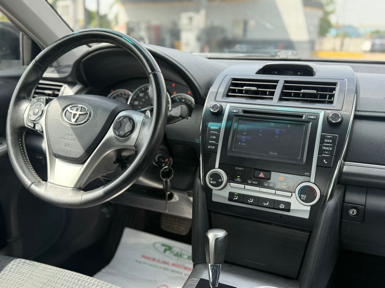 
								2014 Toyota Camry SE full									
