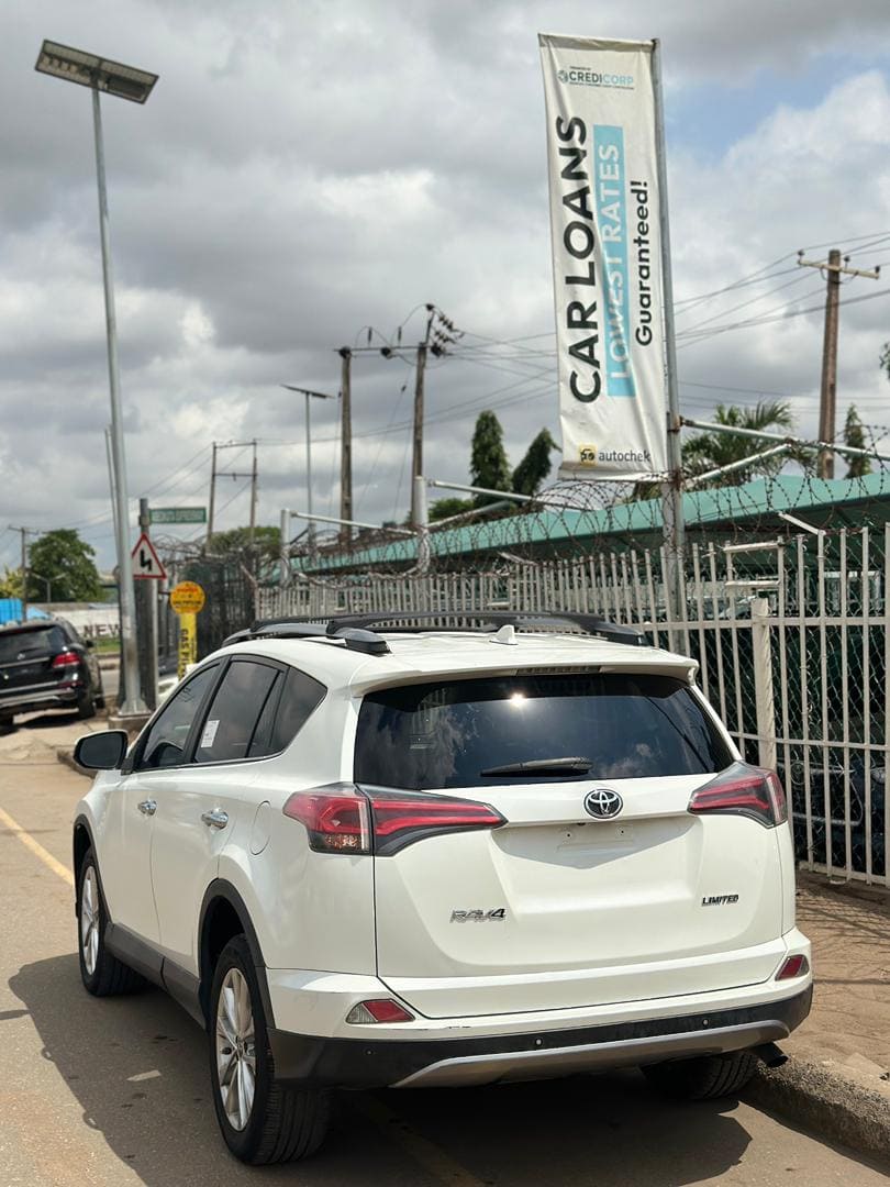 
								2017 Toyota RAV4 limited full									