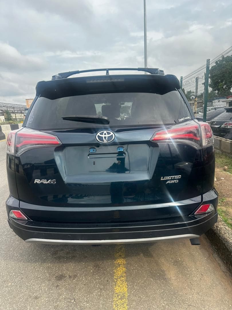 2017 Toyota RAV4 limited