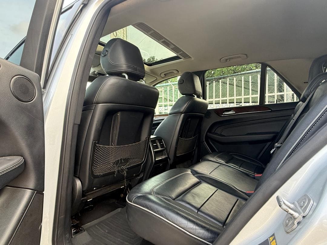 
								2012 Mercedes Benz ML350 4matic full									