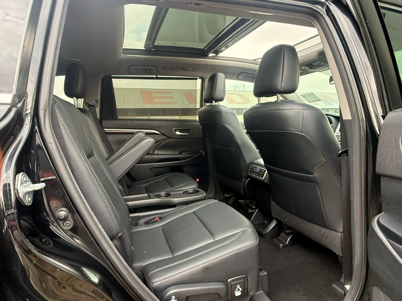 
								2016 Toyota Highlander limited AWD full									