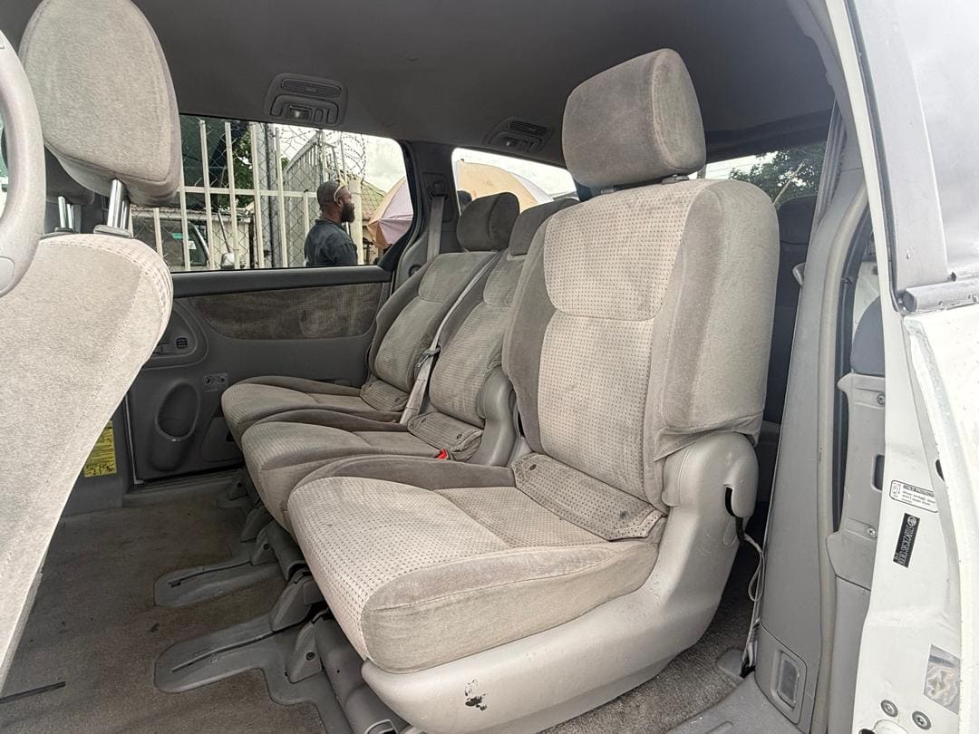 
								2008 Toyota Sienna LE full									