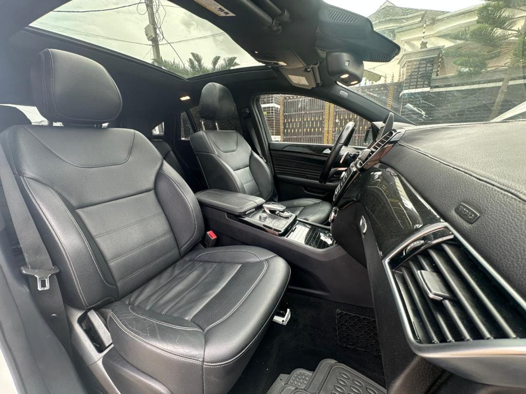
								2018 Mercedes Benz GLE43 AMG full									