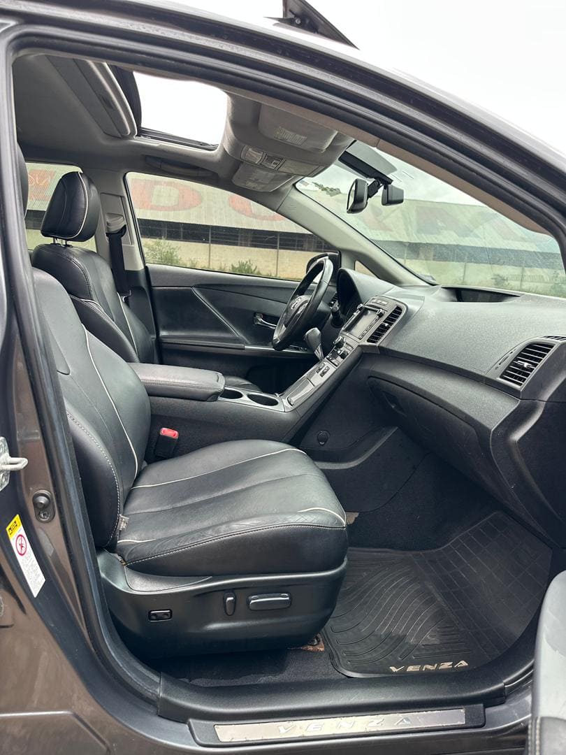 
								2013 Toyota Venza Limited full									