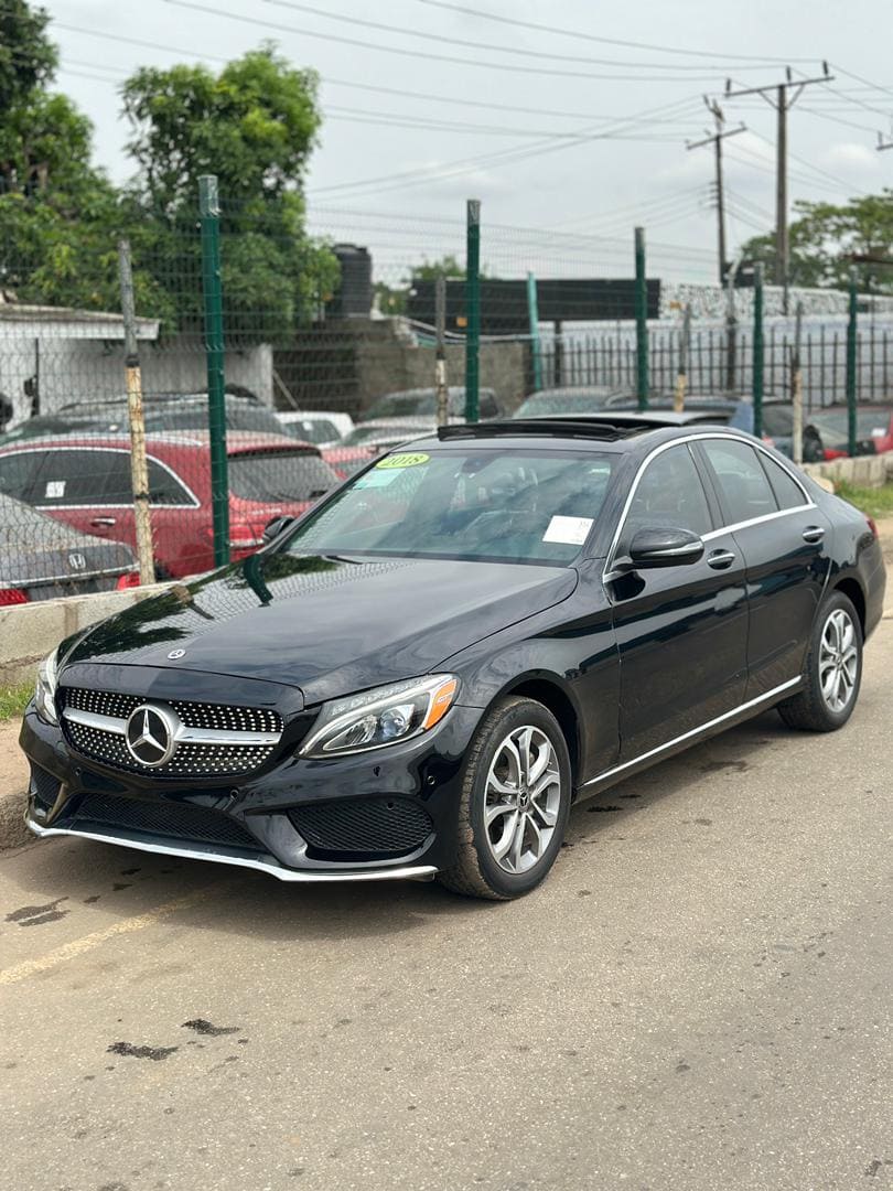 
								2018 Mercedes Benz C300 4Matic full									