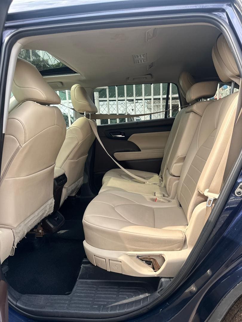 
								2021 Toyota Highlander XLE full									