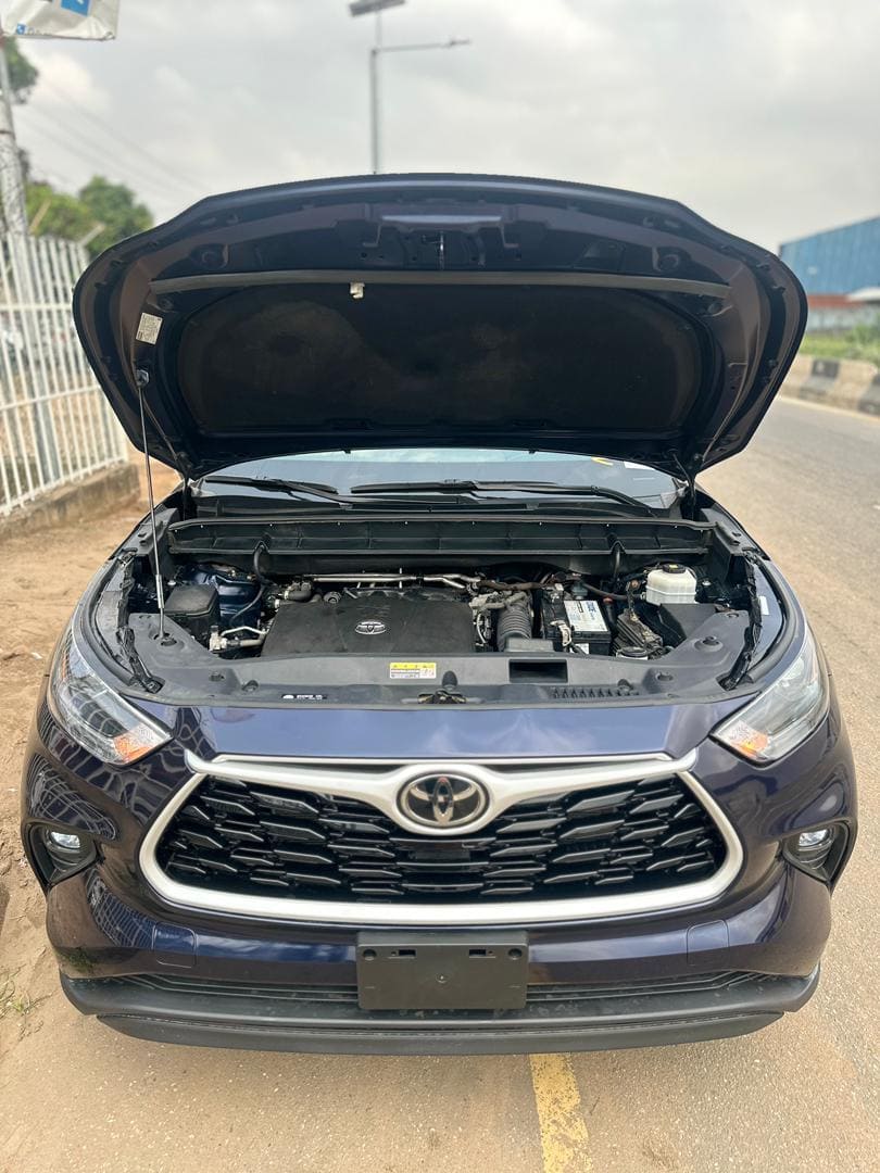
								2021 Toyota Highlander XLE full									