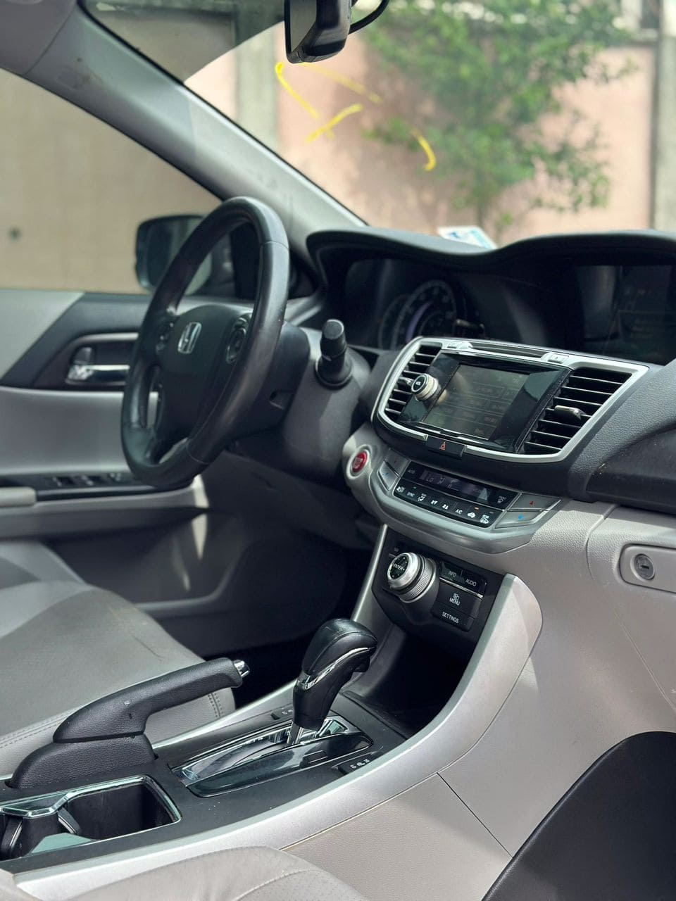 
								2015 Honda Accord Touring full									