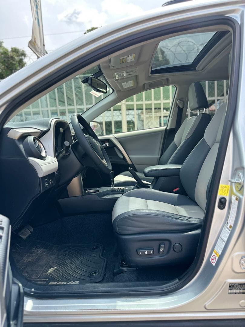 
								2014 Toyota RAV4 limited full									