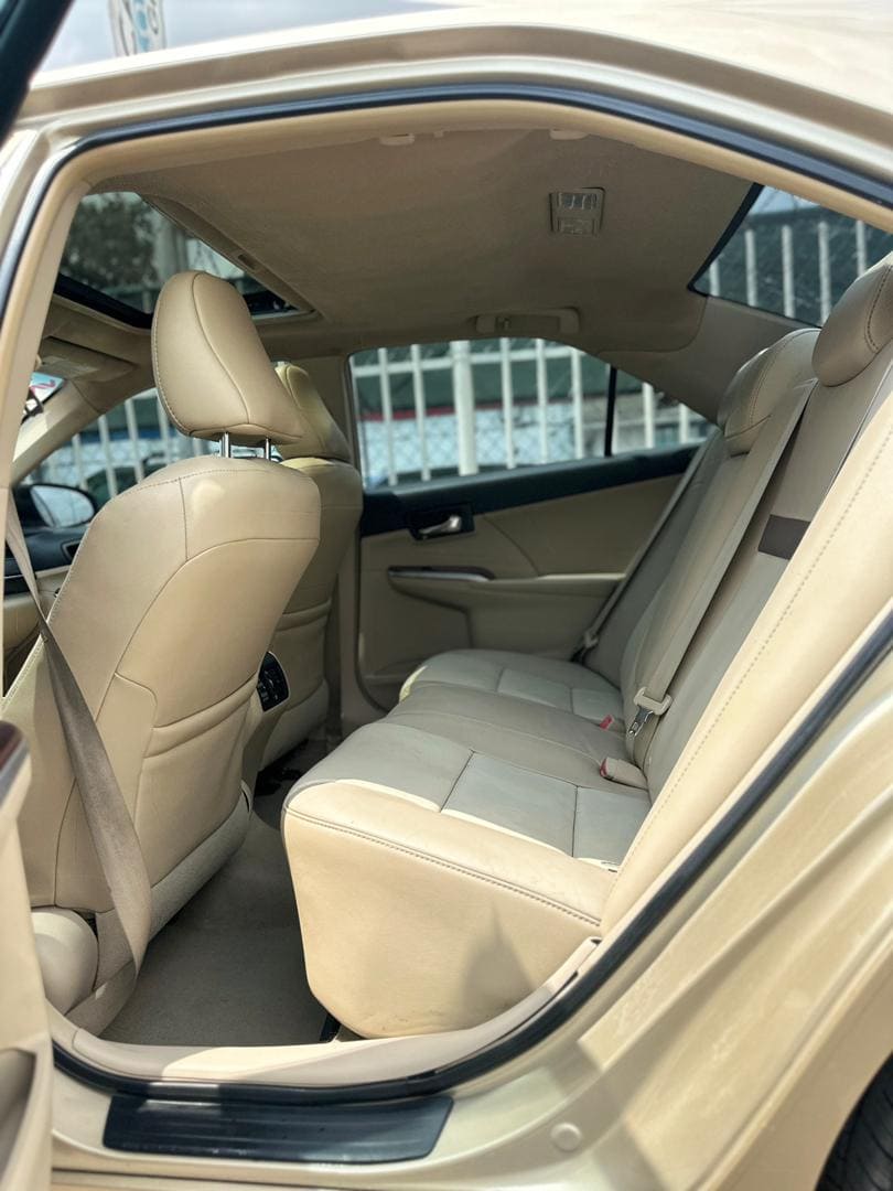 
								2012 Toyota Camry XLE full									