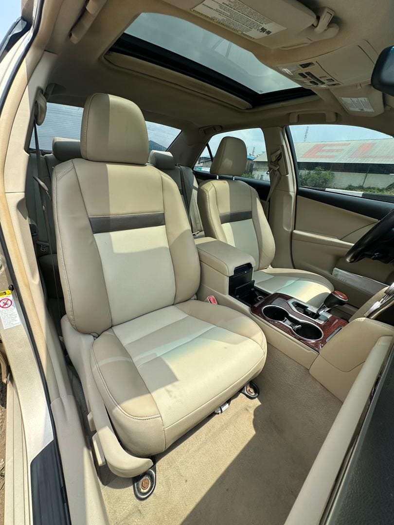 
								2012 Toyota Camry XLE full									