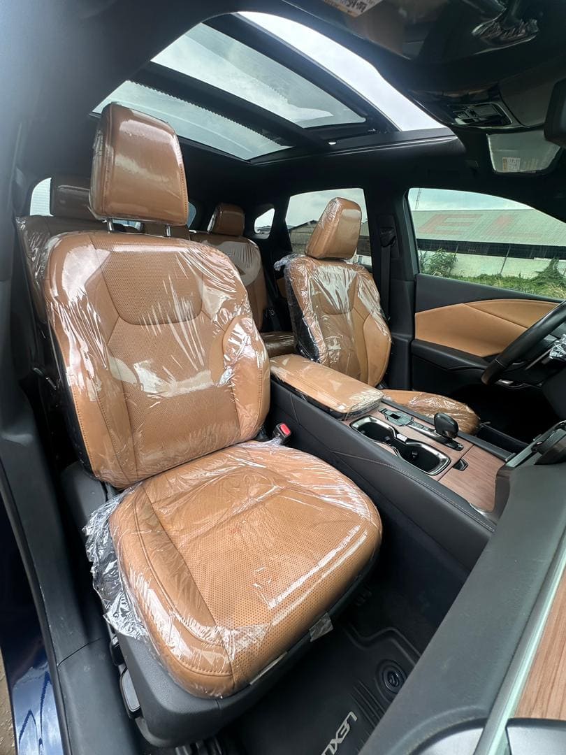 
								2023 Lexus Rx350 full									