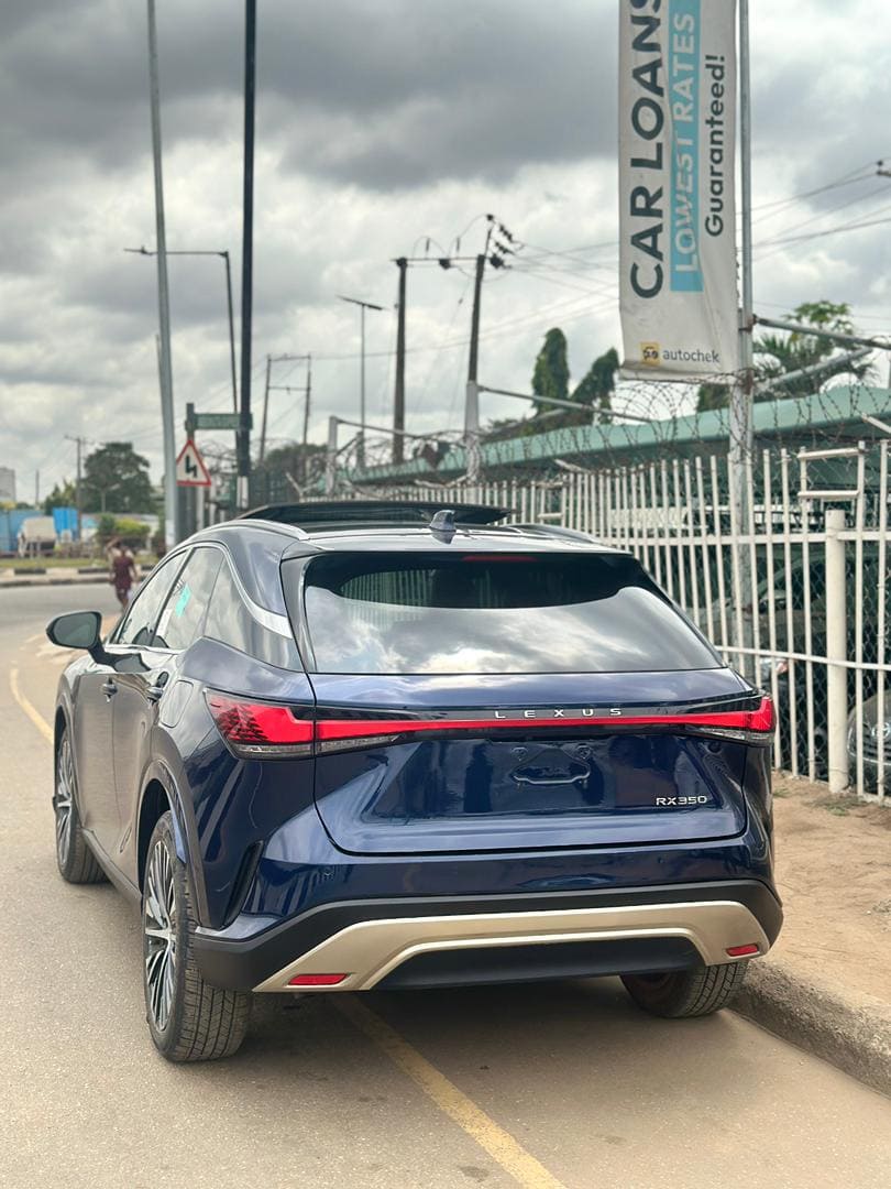 
								2023 Lexus Rx350 full									