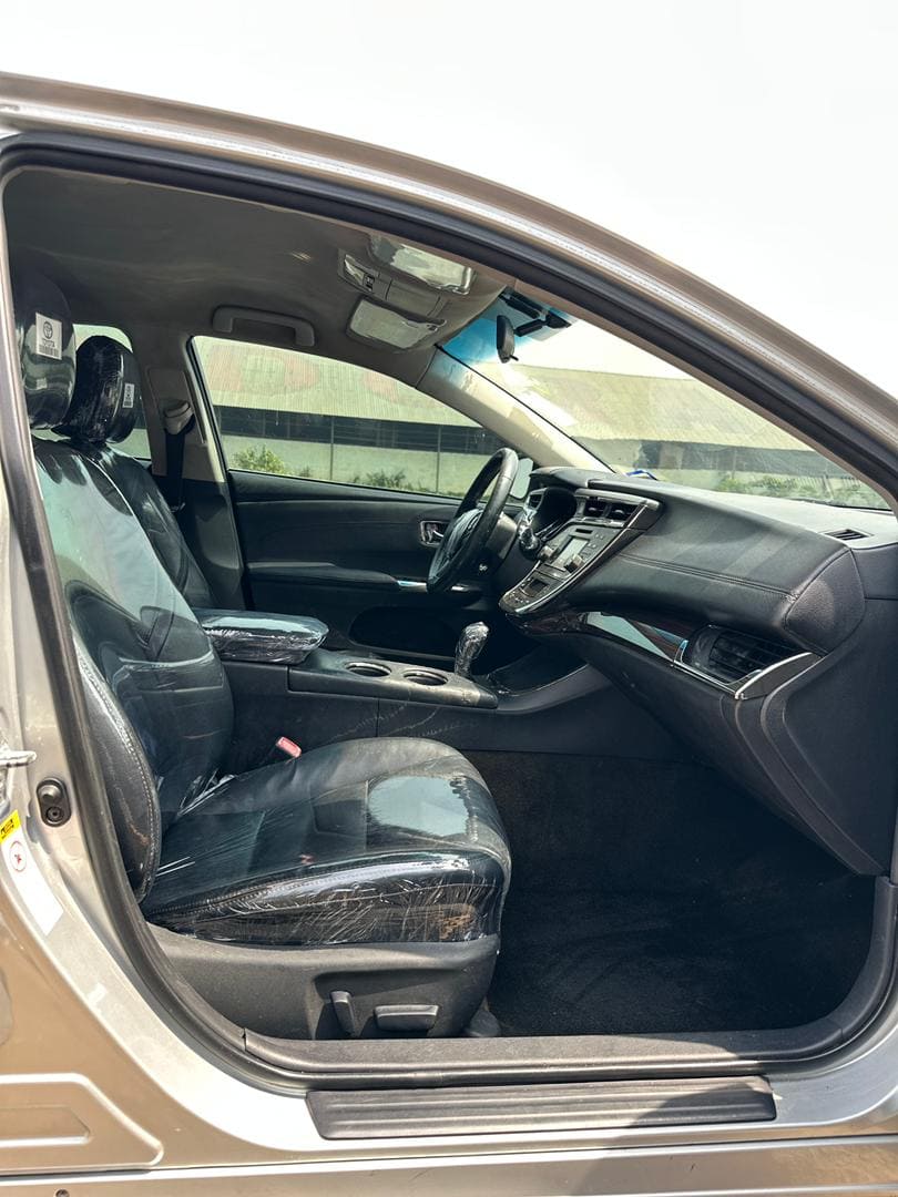 
								2013 Toyota Avalon XLE full									