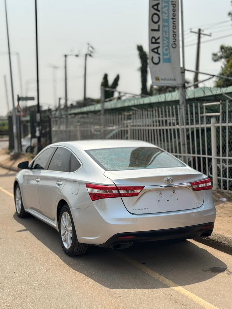 2013 Toyota Avalon XLE