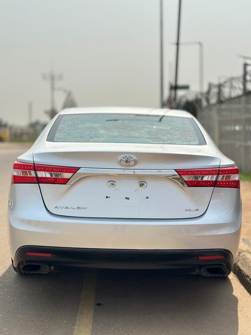 2013 Toyota Avalon XLE