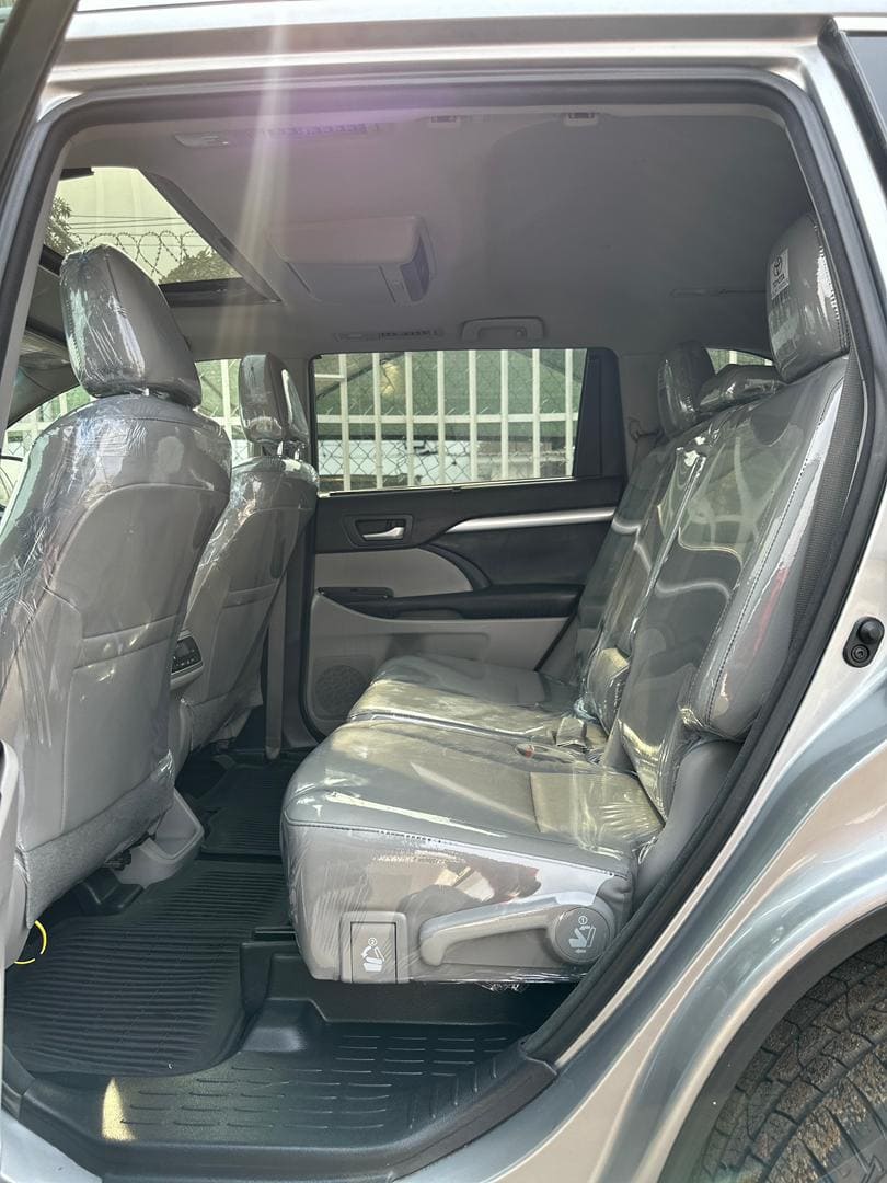
								2016 Highlander XLE 4WD full									