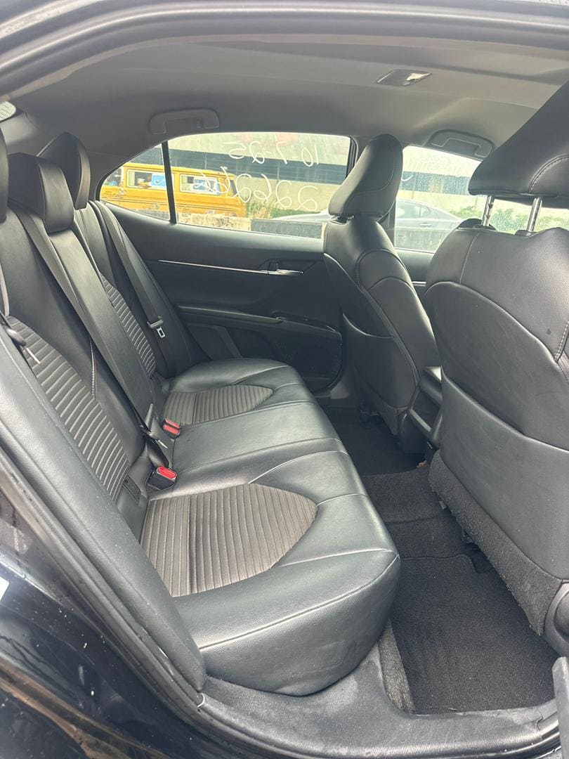 
								2019 Toyota Camry SE full									