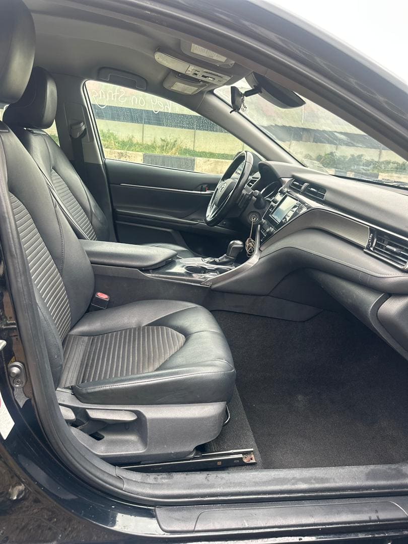 
								2019 Toyota Camry SE full									