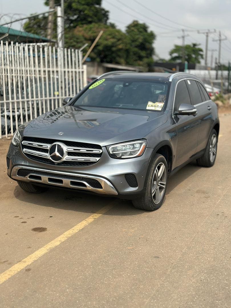 
								2020 Mercedes Benz GLC300 4matic full									