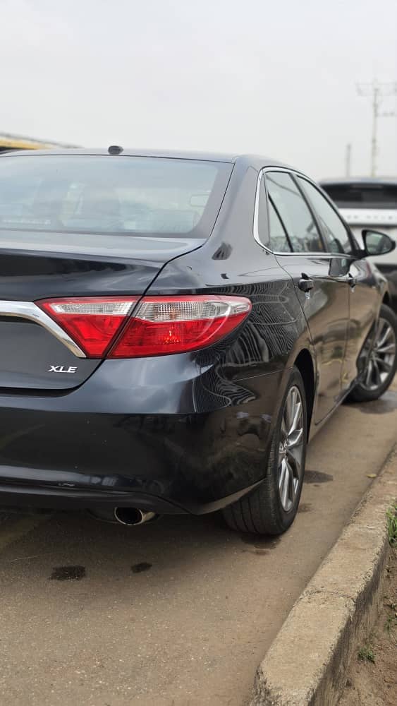 
								2016 Toyota Camry XLE V6 us full									