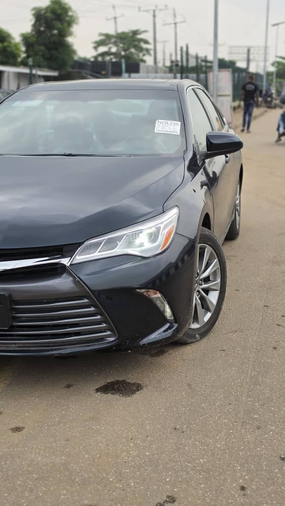 2016 Toyota Camry XLE V6 us
