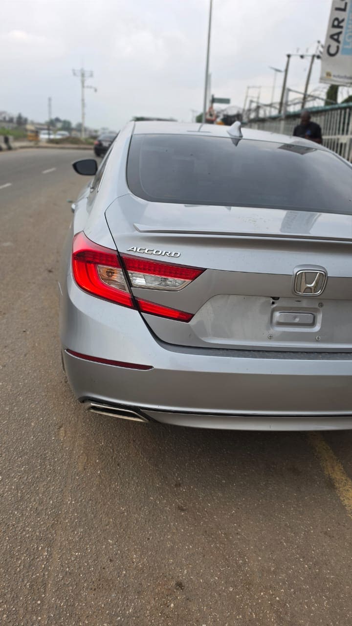 
								2019 Honda Accord Sport us full									