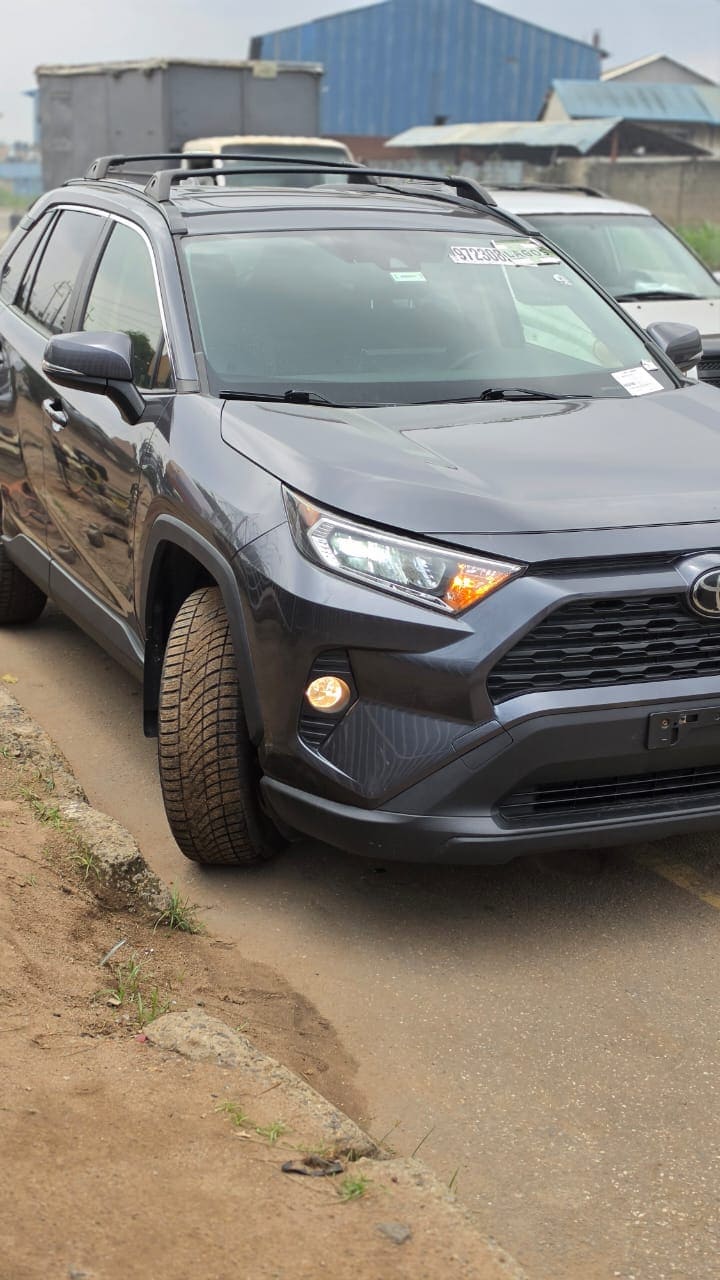 2019 Toyota Rav4 XLE AWD US