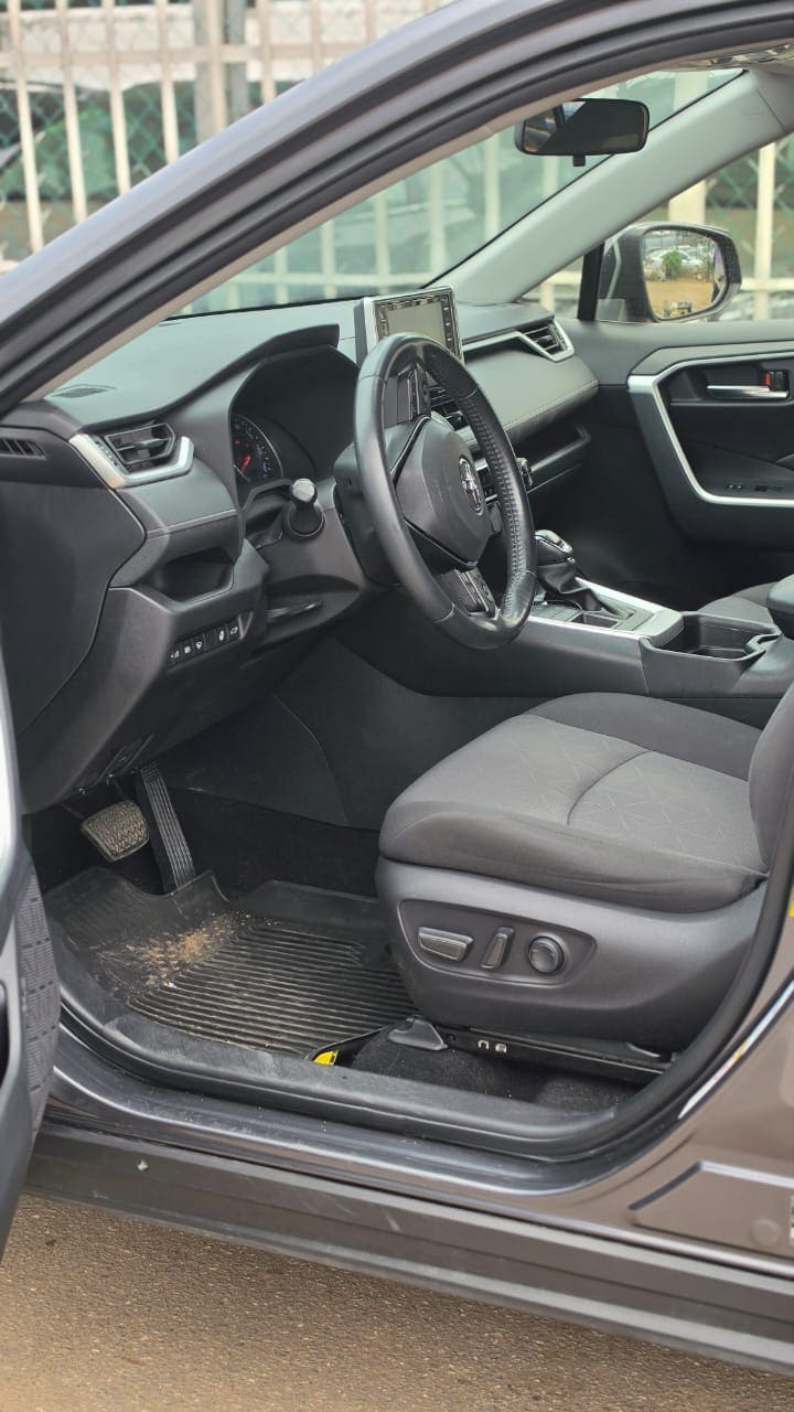 
								2019 Toyota Rav4 XLE AWD US full									