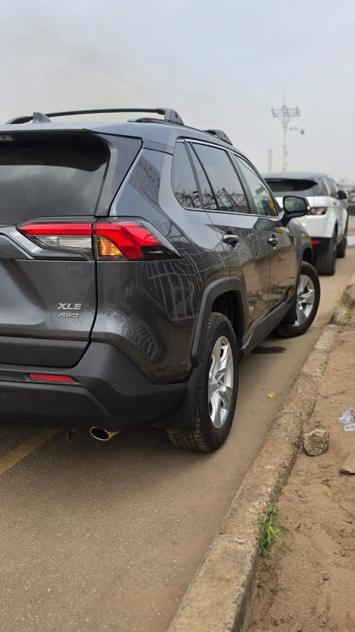 2019 Toyota Rav4 XLE AWD US