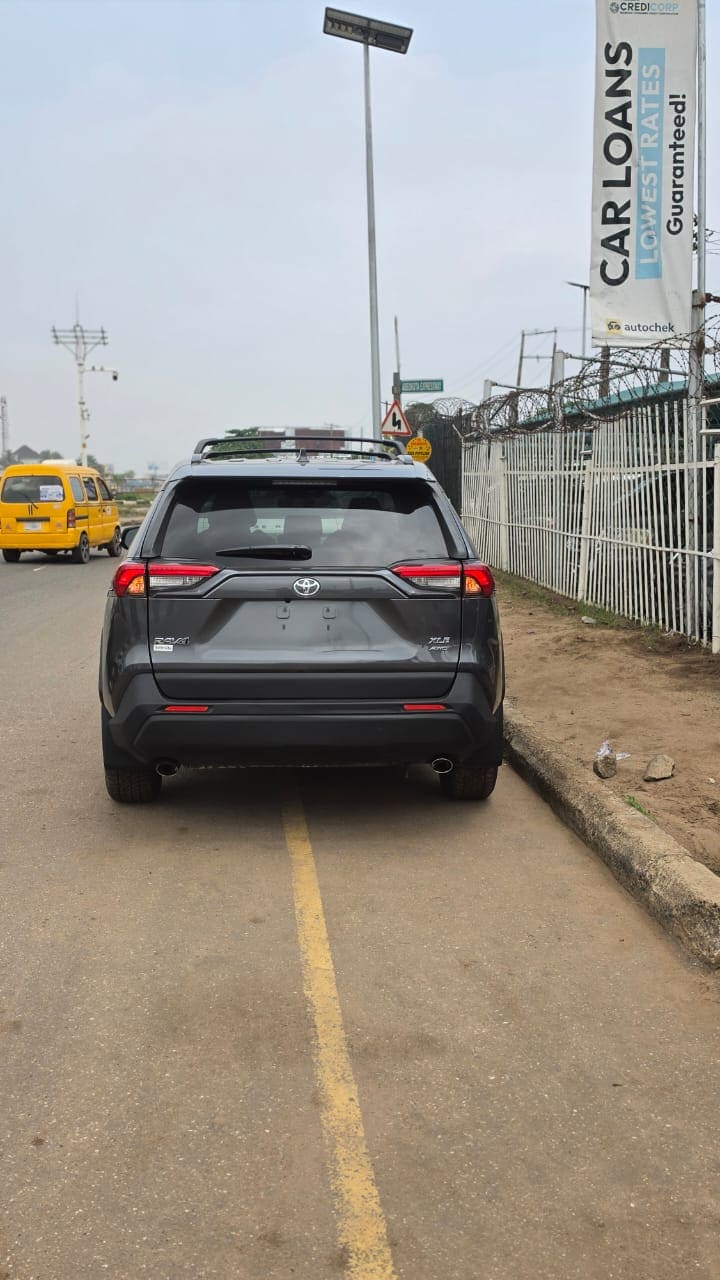 2019 Toyota Rav4 XLE AWD US
