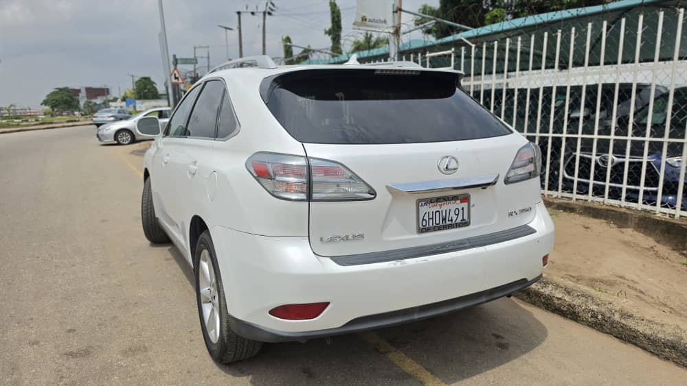 
								2010 lexus Rx350 full									