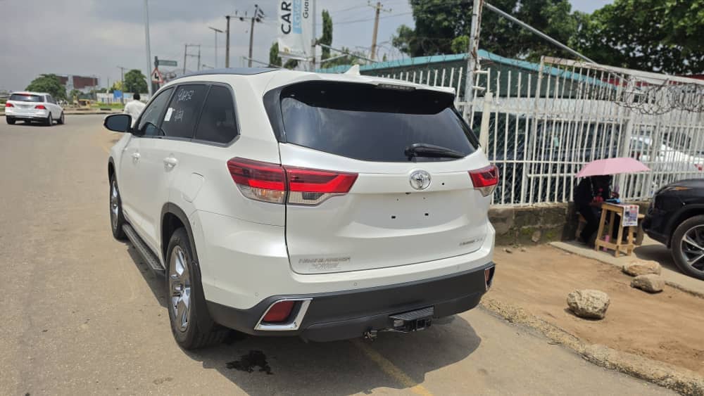 
								2018 Toyota Highlander Limited 4WD full									