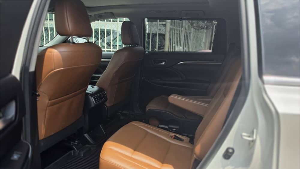 
								2018 Toyota Highlander Limited 4WD full									