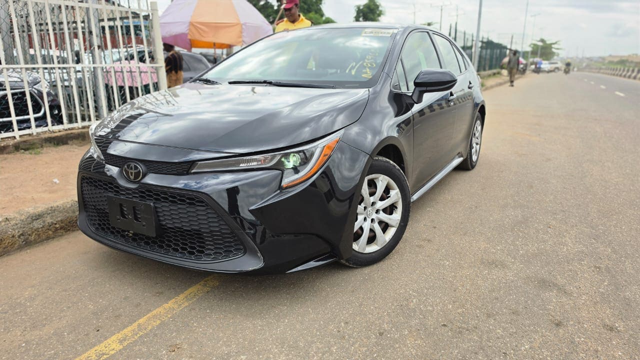 2020 Toyota Corolla LE US