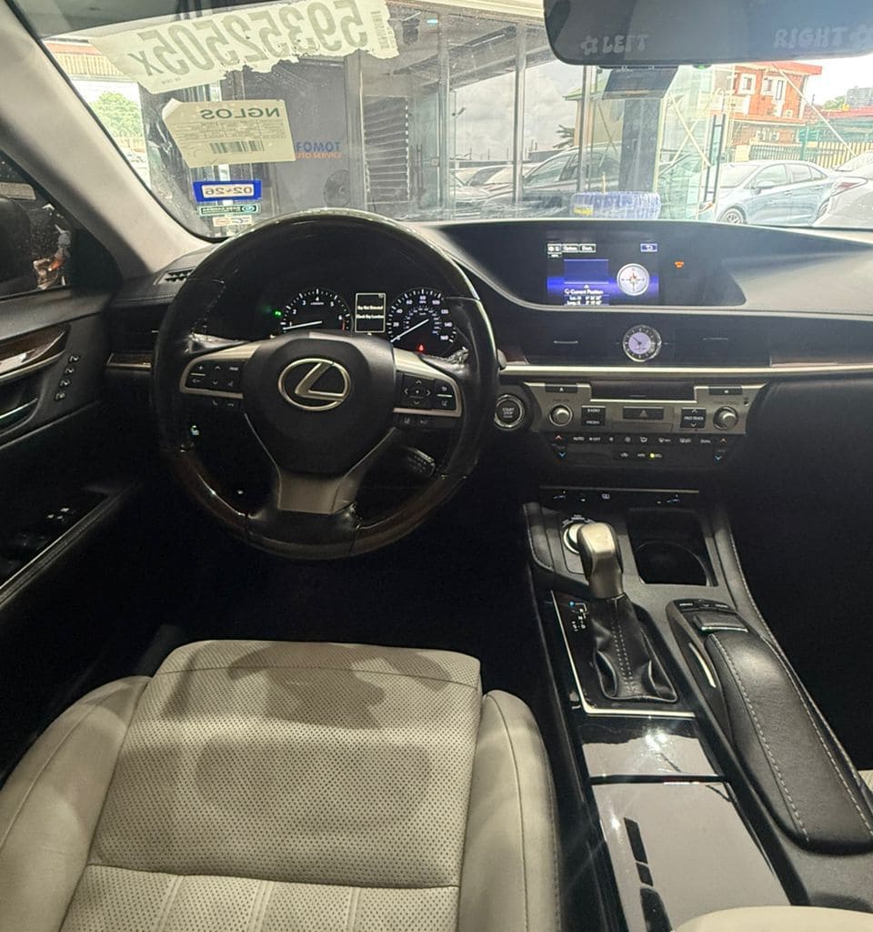 2016 Lexus ES350