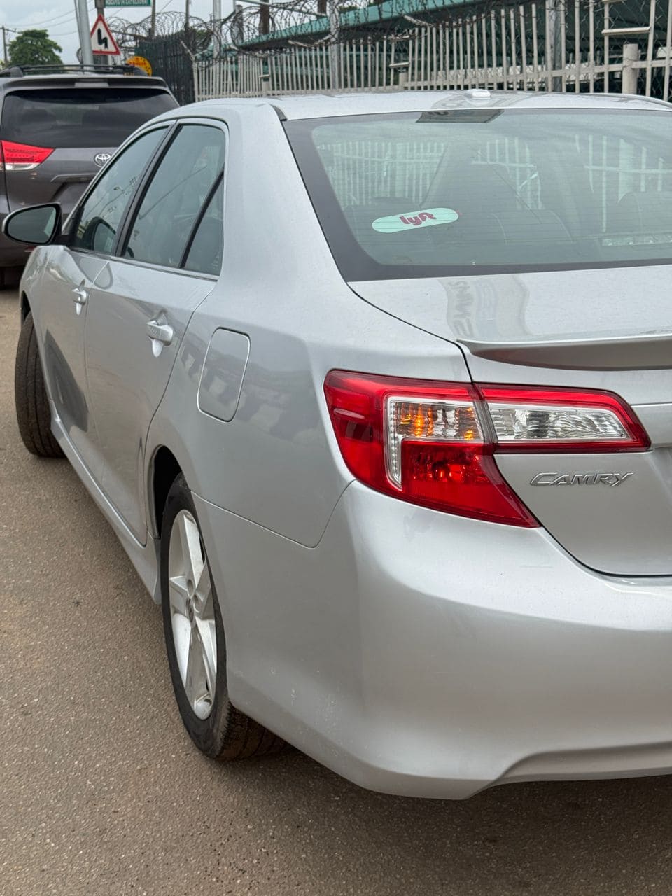 
								2013 Toyota Camry SE full									