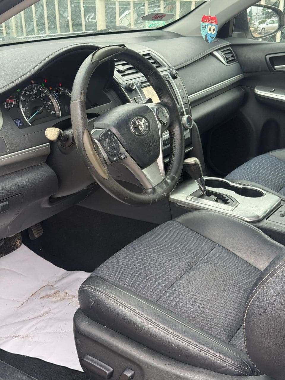 
								2013 Toyota Camry SE full									