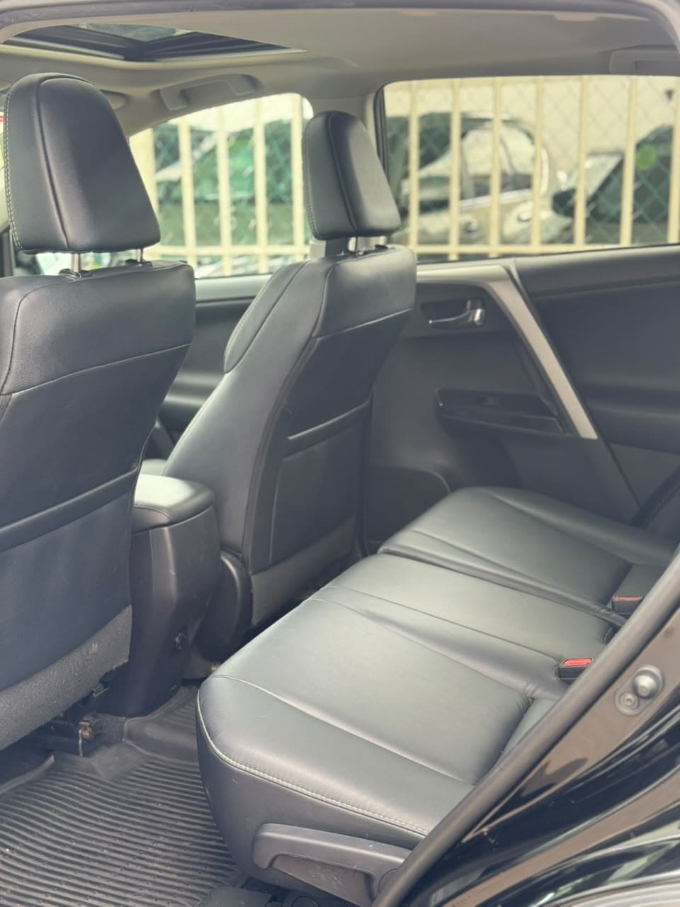 
								2017 Toyota RAV4 limited full									