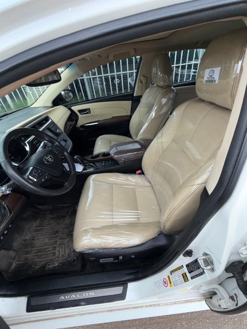 2013 Toyota Avalon XLE