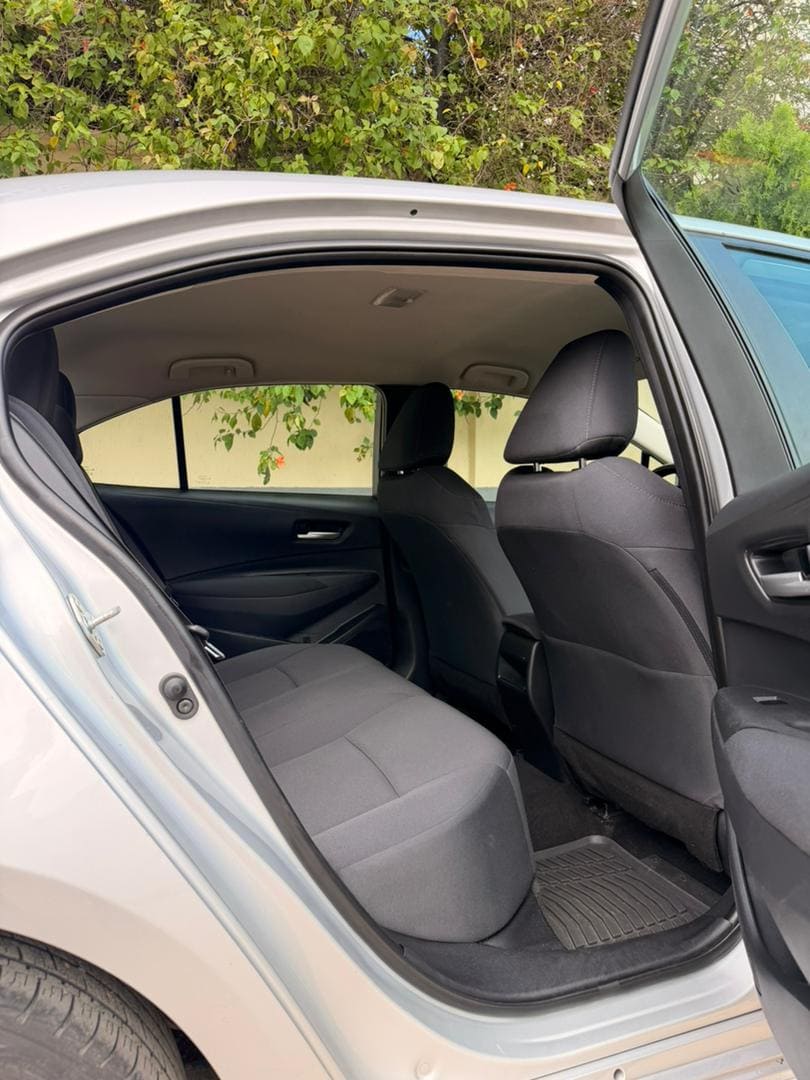 
								2021 Toyota Corolla LE full									