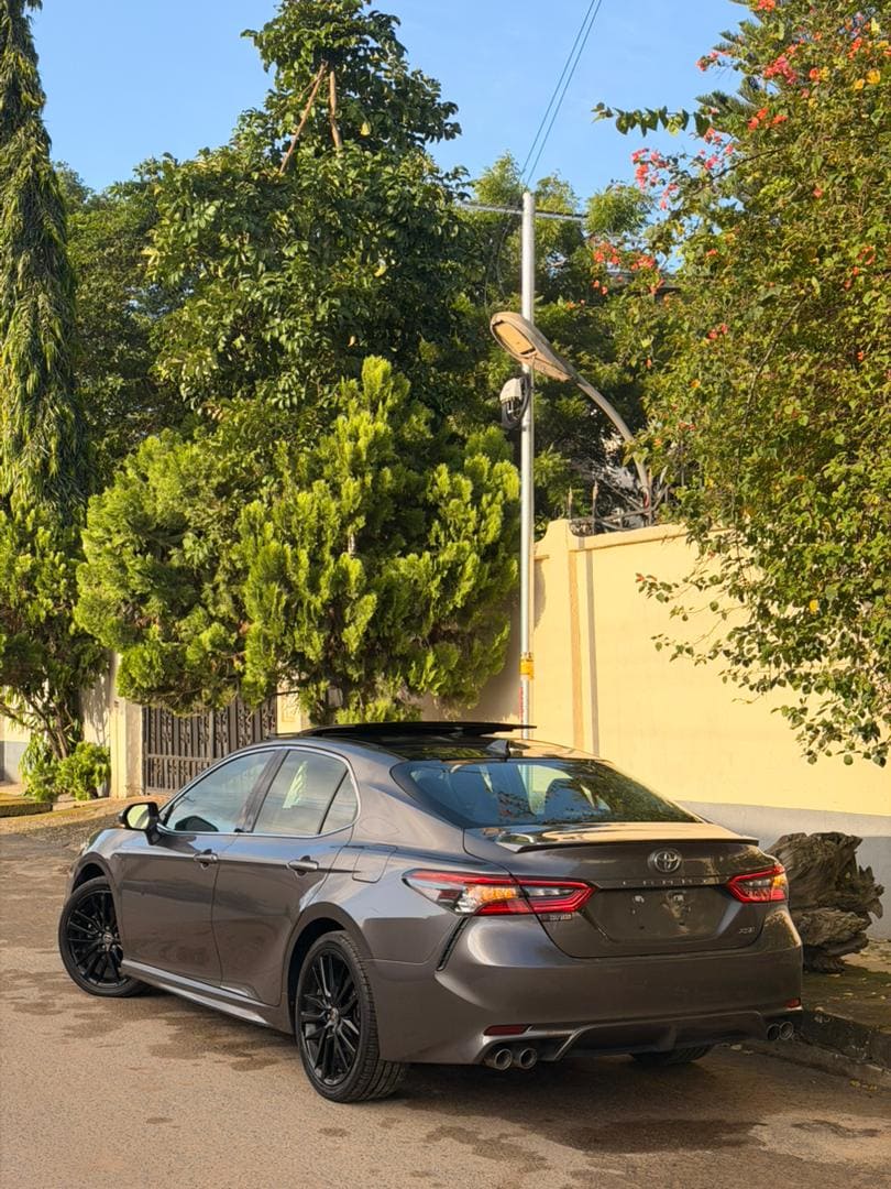 
								2021 Toyota Camry XSE full									