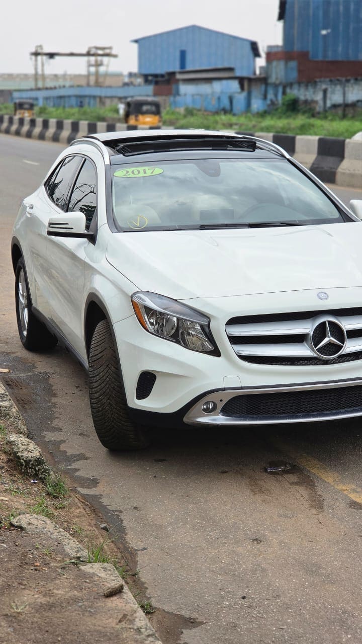 2017 MB GLA250 4MATIC