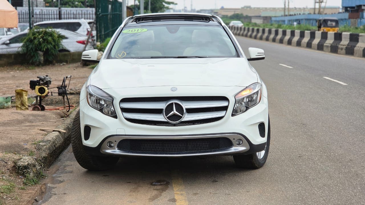 2017 MB GLA250 4MATIC