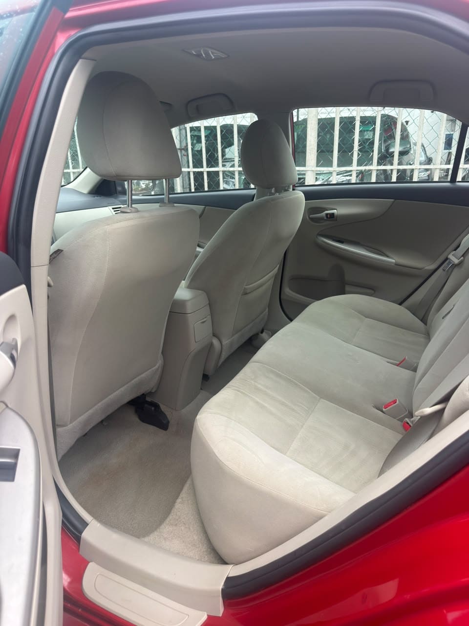 
								2013 Toyota Corolla LE full									