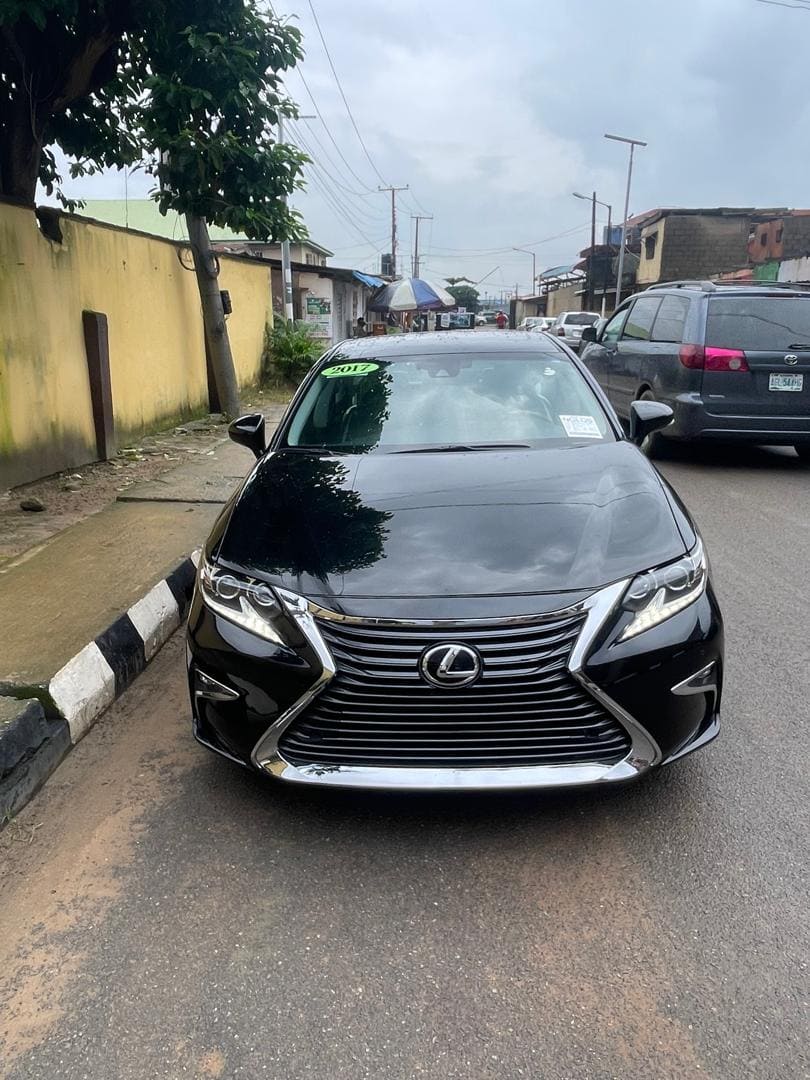 Foreign used US 2017 Lexus ES350